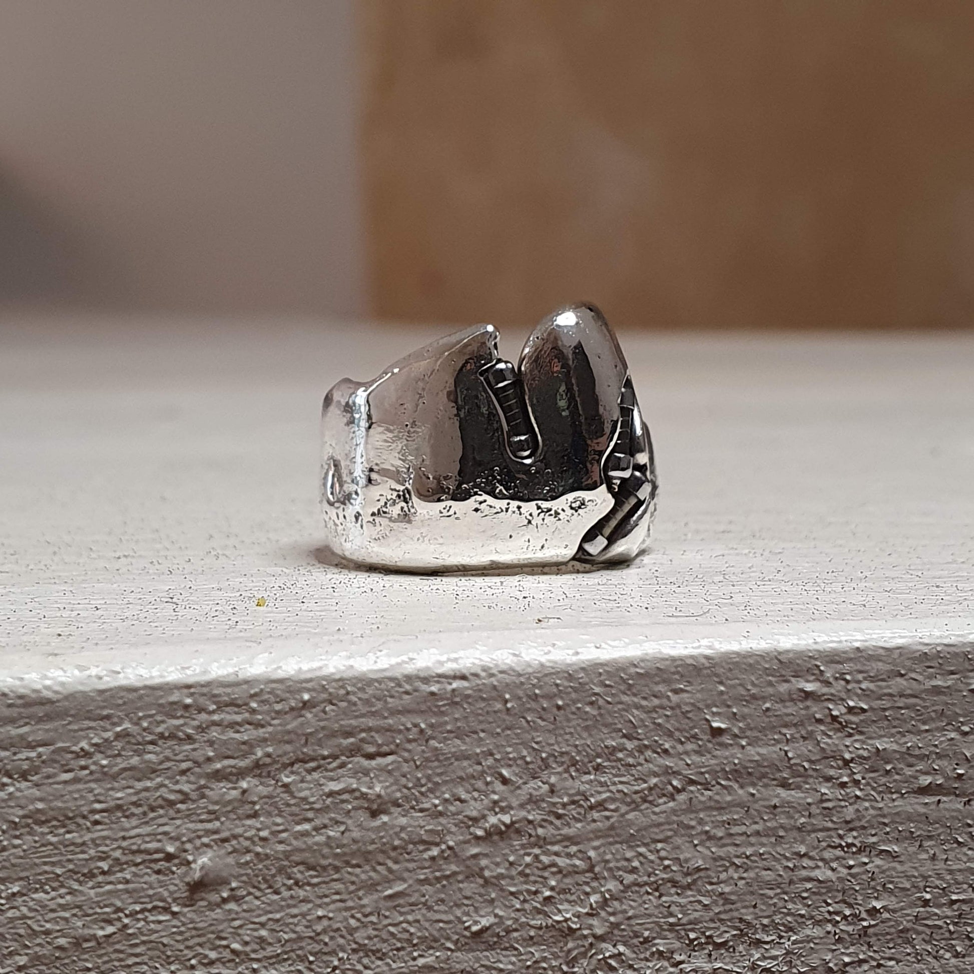 Jennifer Bronson: Silver Resistor Ring (US 7)