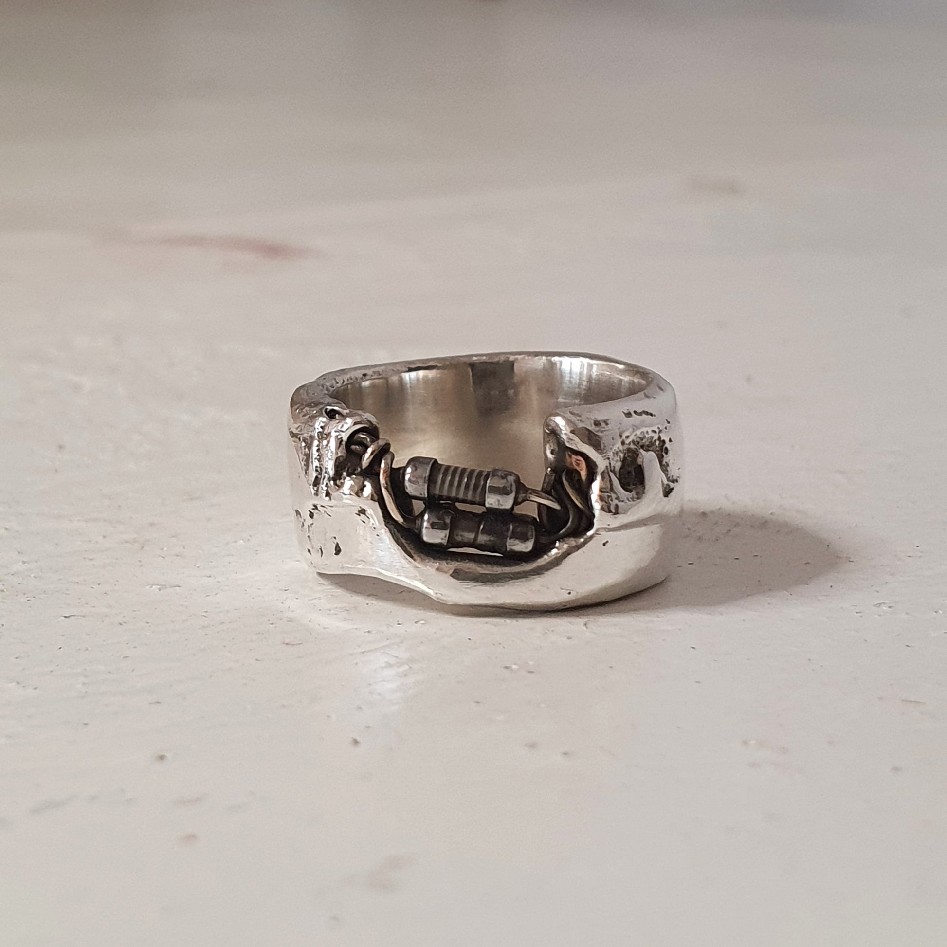 Jennifer Bronson: Silver Resistor Ring (US 5 EU 9.32)